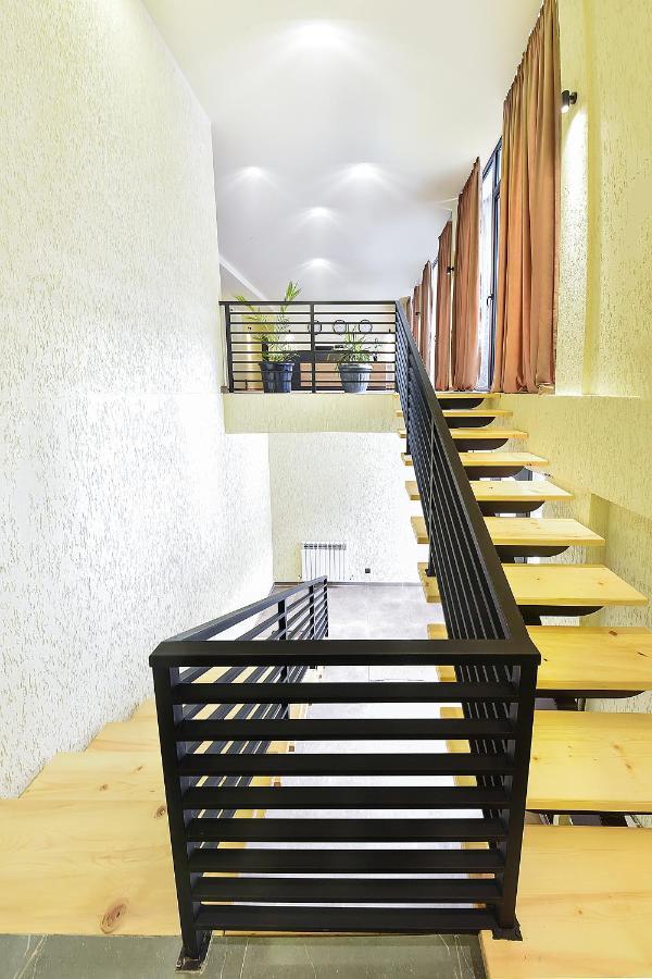 Lalo Hotel 阿巴斯图马尼 外观 照片