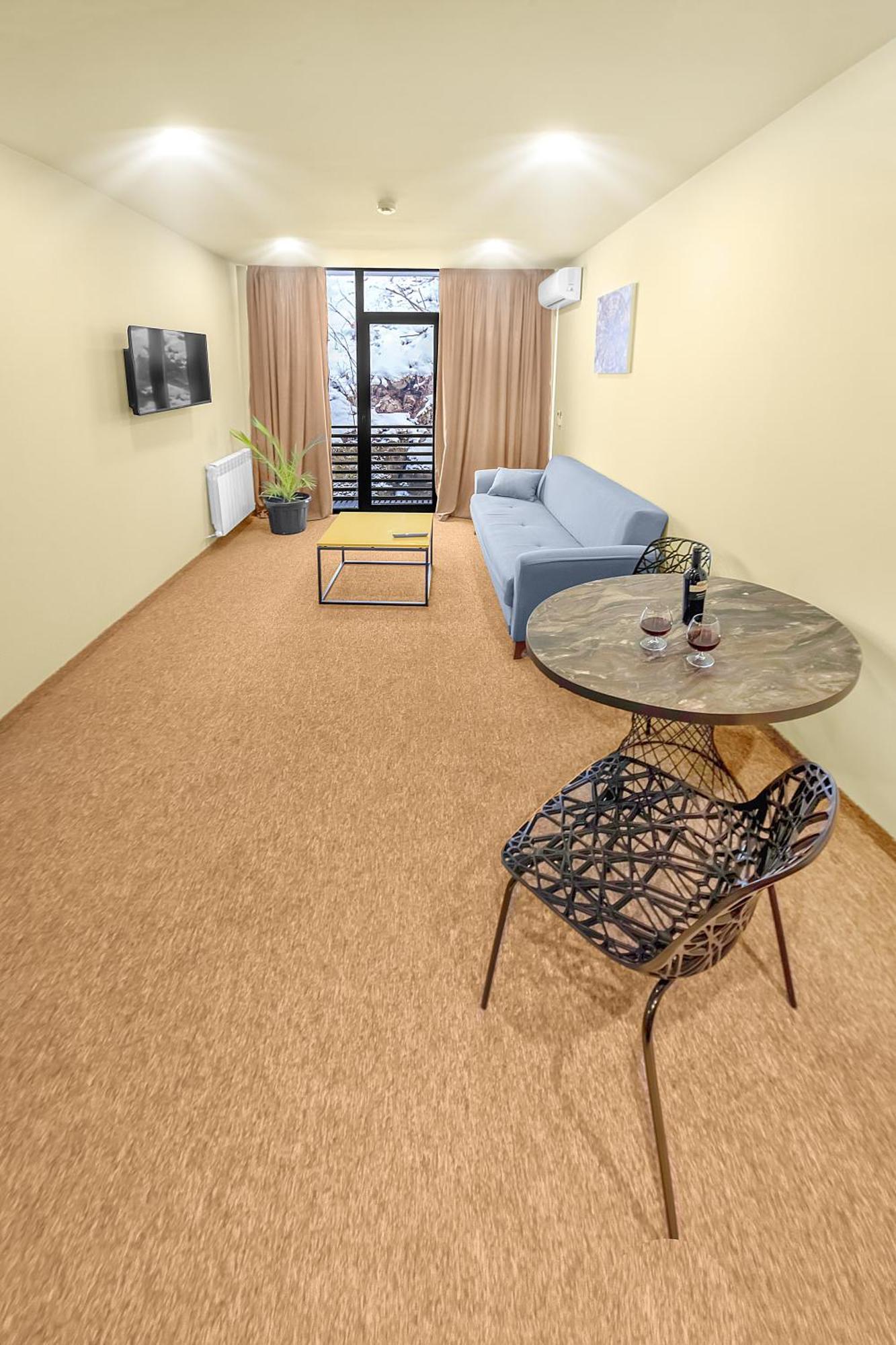 Lalo Hotel 阿巴斯图马尼 外观 照片