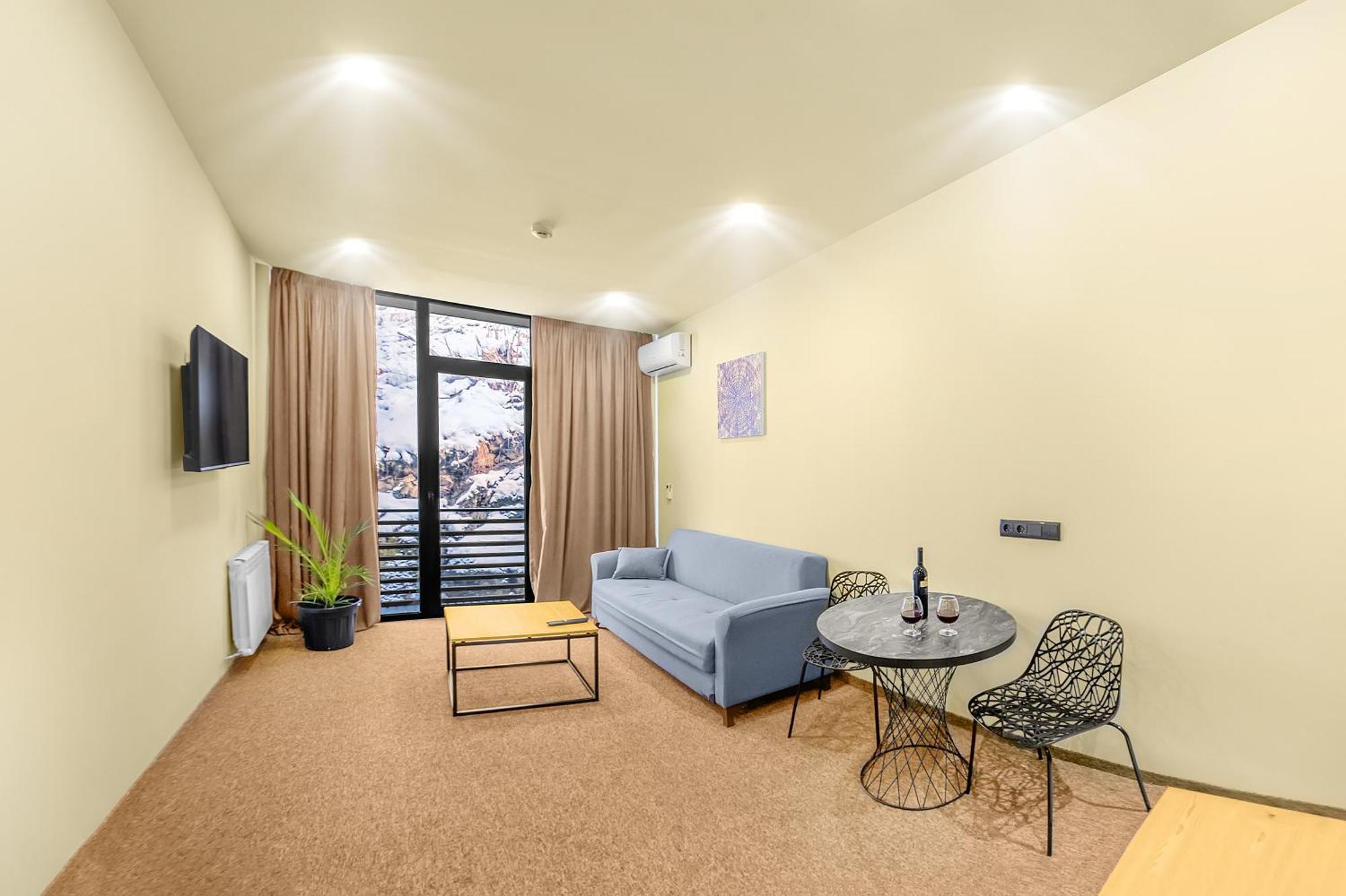 Lalo Hotel 阿巴斯图马尼 外观 照片