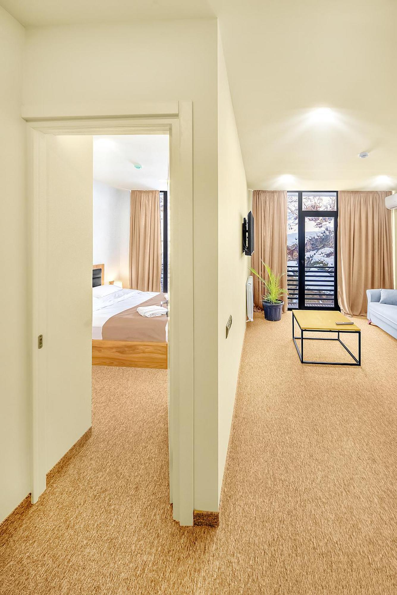 Lalo Hotel 阿巴斯图马尼 外观 照片