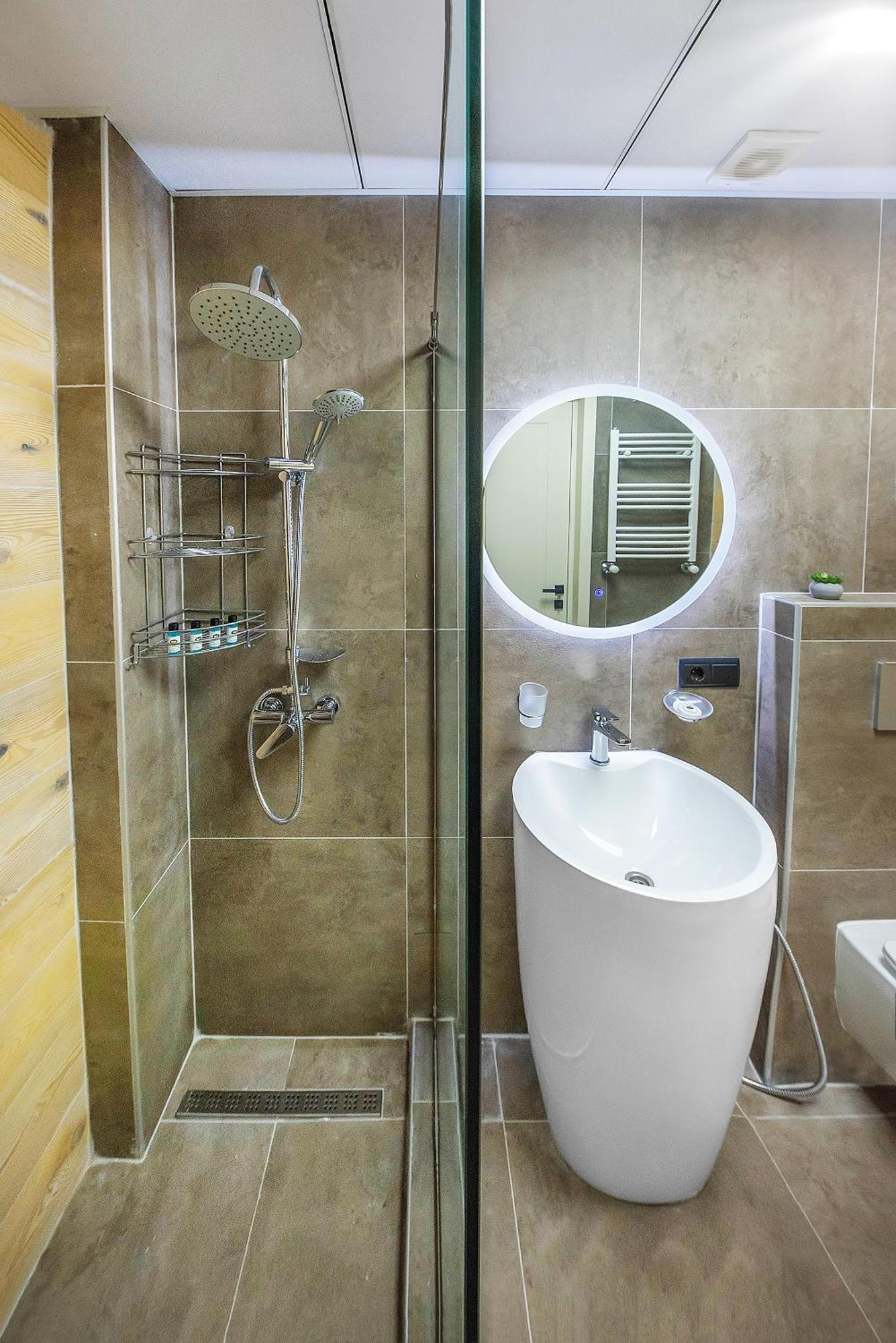 Lalo Hotel 阿巴斯图马尼 外观 照片